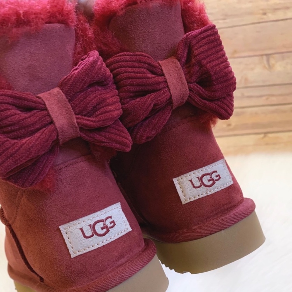 UGG Women’s Mini Bailey Corduroy Bow Kiss Suede Boots - Picture 4 of 8